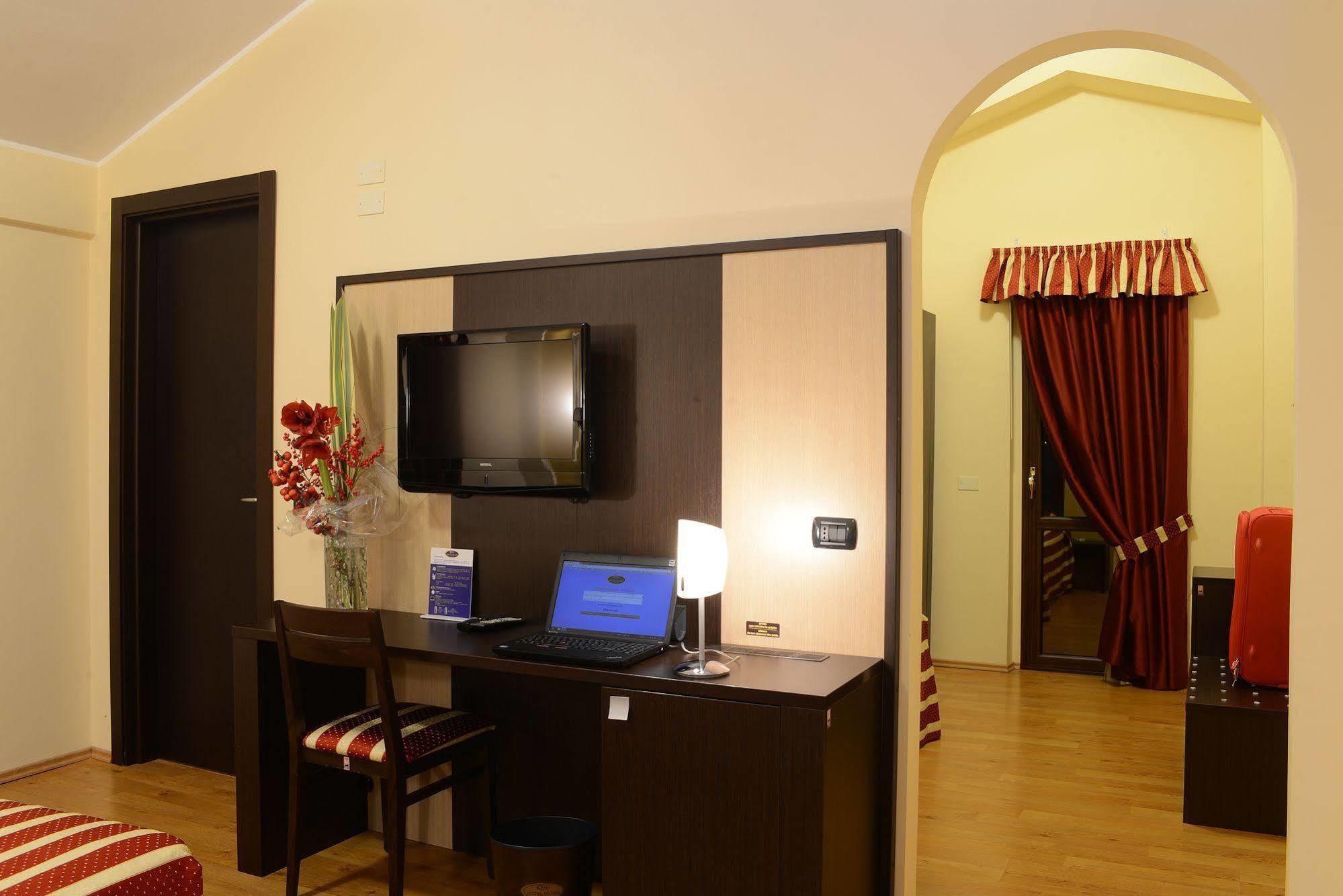 Hotel Iacone كييتي المظهر الخارجي الصورة